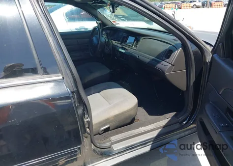 2010 Ford Crown Victoria Police Interceptor z USA, uszkodzony, nr VIN 2FABP7BV2AX139125